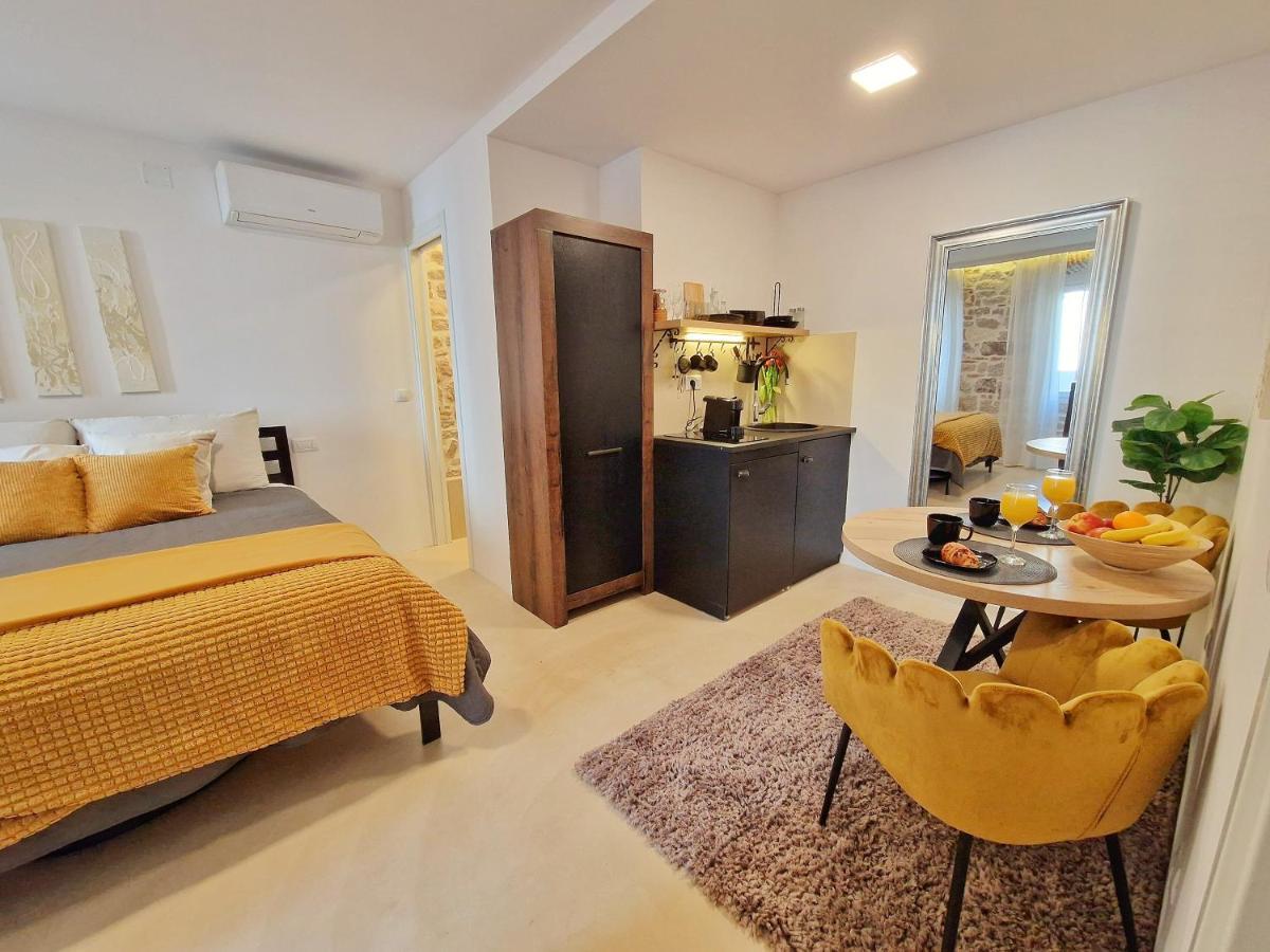 Hidden Oasis Apartment Rovinj Exterior photo